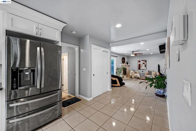 1742 Mendocino Dr, Concord, CA 94521