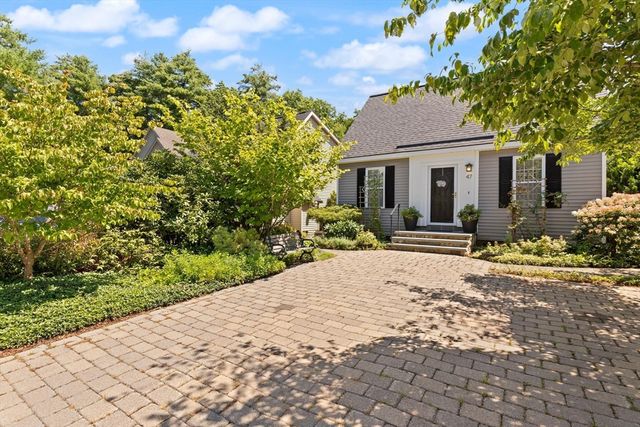 47 Lilac Cir, Marlborough, MA 01752