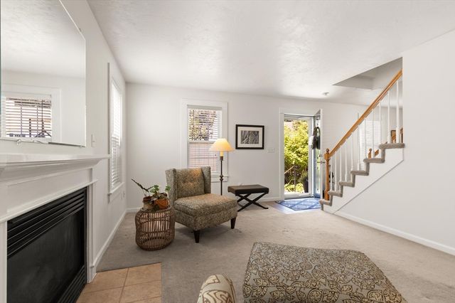 47 Lilac Cir, Marlborough, MA 01752