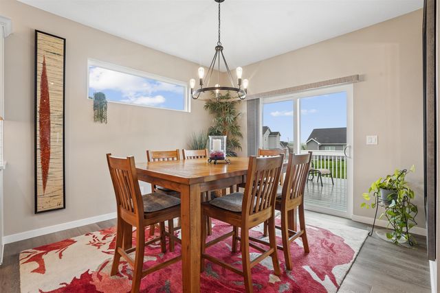1807 Waxwing Way, Waterloo, IA 50701