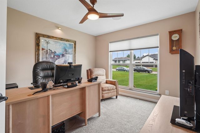 1807 Waxwing Way, Waterloo, IA 50701