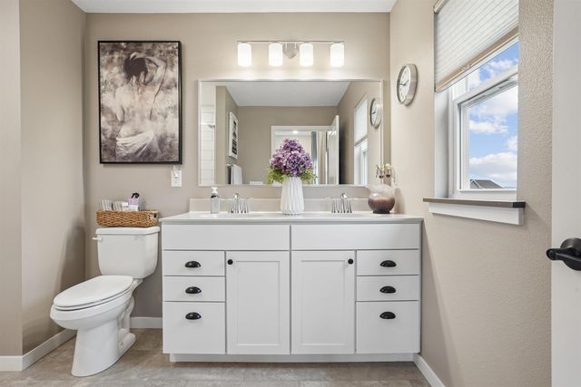 1807 Waxwing Way, Waterloo, IA 50701
