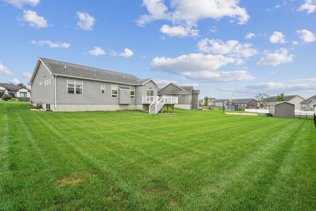 1807 Waxwing Way, Waterloo, IA 50701