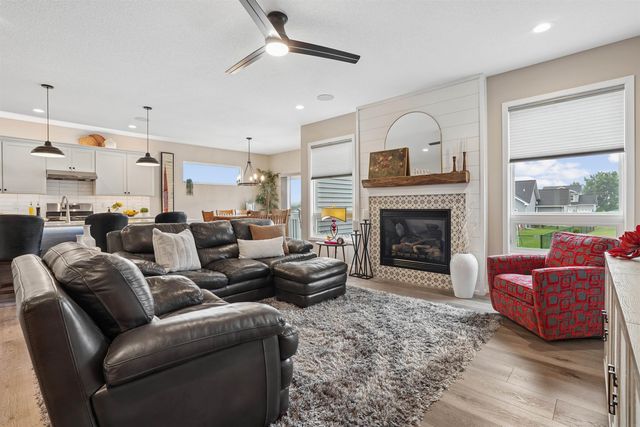 1807 Waxwing Way, Waterloo, IA 50701