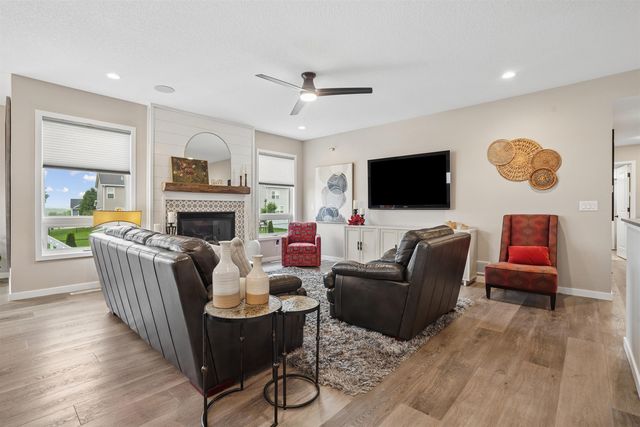 1807 Waxwing Way, Waterloo, IA 50701