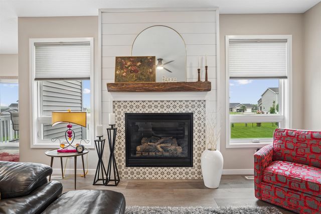 1807 Waxwing Way, Waterloo, IA 50701