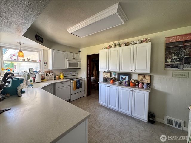 9541 Weidkamp Rd., Lynden, WA 98264