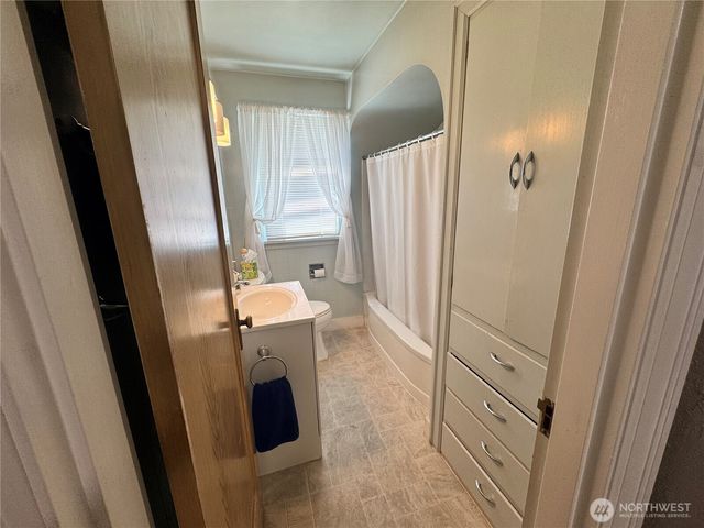 9541 Weidkamp Rd., Lynden, WA 98264
