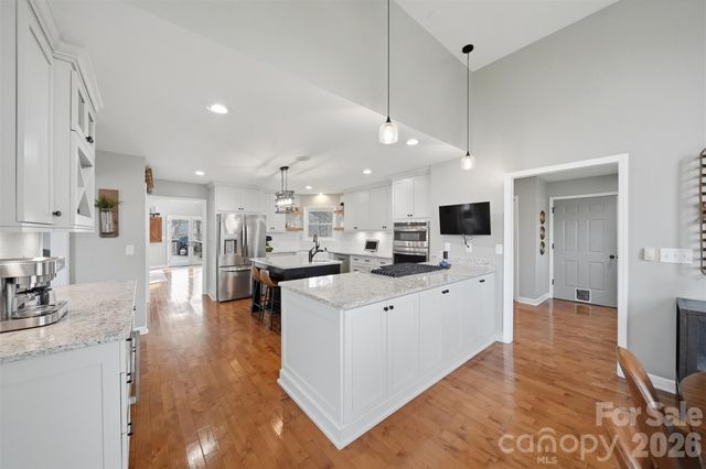 4624 9th Street NE, Hickory, NC 28601