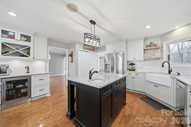 4624 9th Street NE, Hickory, NC 28601