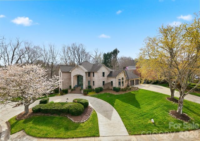 4624 9th Street NE, Hickory, NC 28601