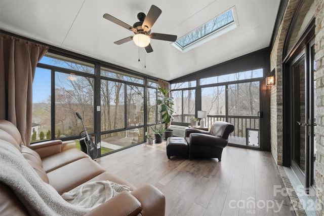 4624 9th Street NE, Hickory, NC 28601