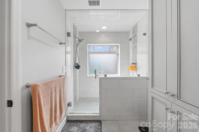 4624 9th Street NE, Hickory, NC 28601