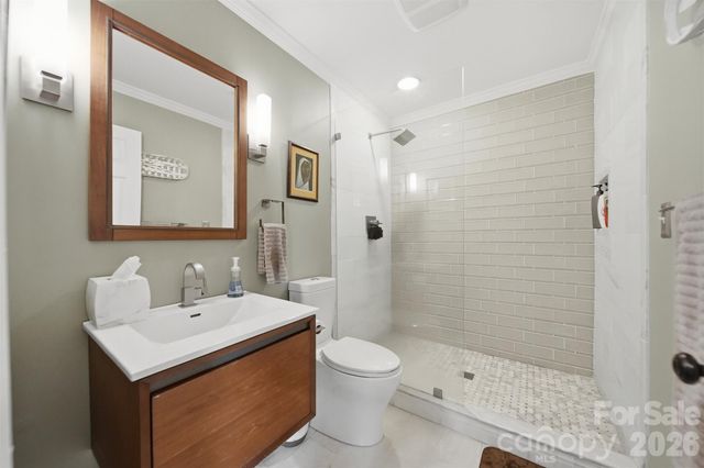 4624 9th Street NE, Hickory, NC 28601