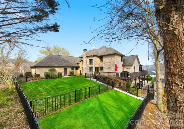 4624 9th Street NE, Hickory, NC 28601