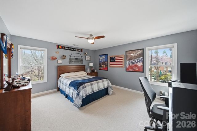 4624 9th Street NE, Hickory, NC 28601