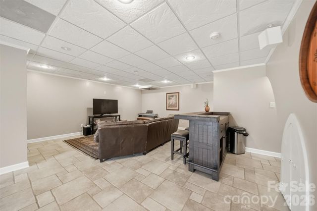 4624 9th Street NE, Hickory, NC 28601