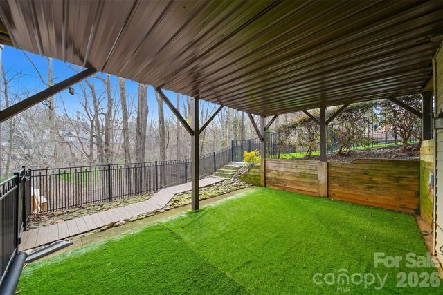 4624 9th Street NE, Hickory, NC 28601