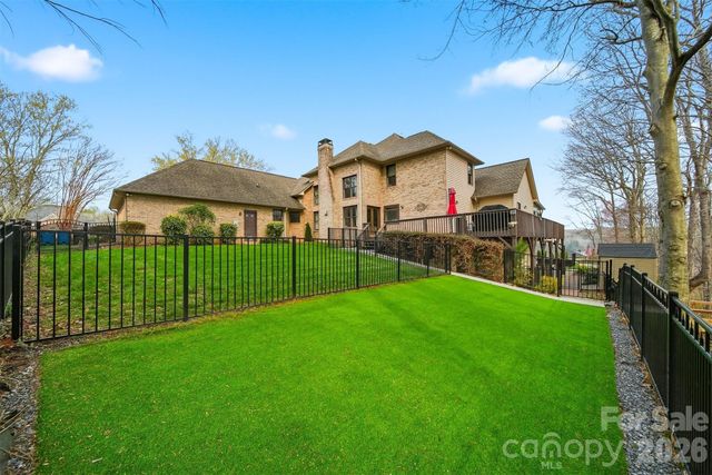 4624 9th Street NE, Hickory, NC 28601