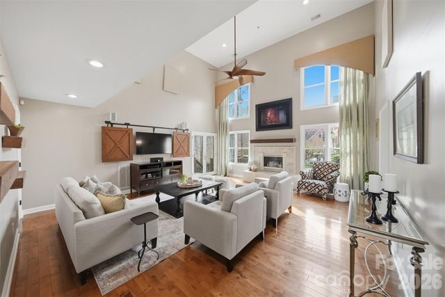 4624 9th Street NE, Hickory, NC 28601