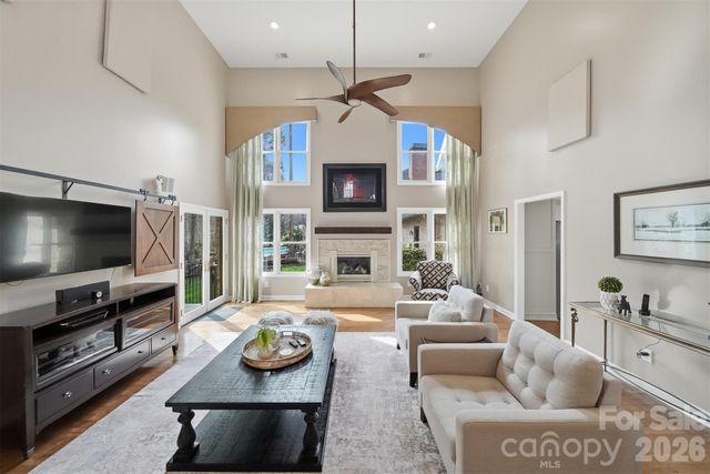 4624 9th Street NE, Hickory, NC 28601