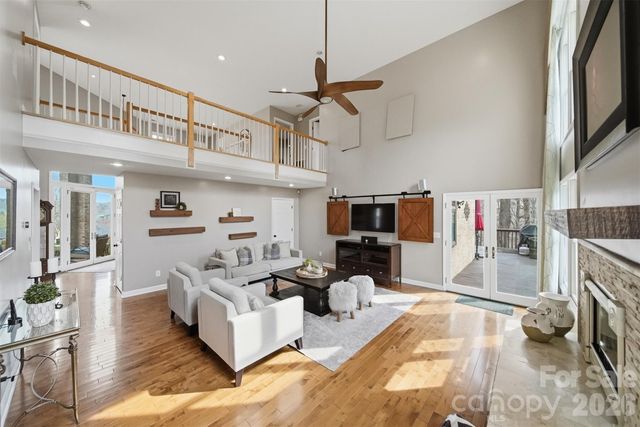 4624 9th Street NE, Hickory, NC 28601