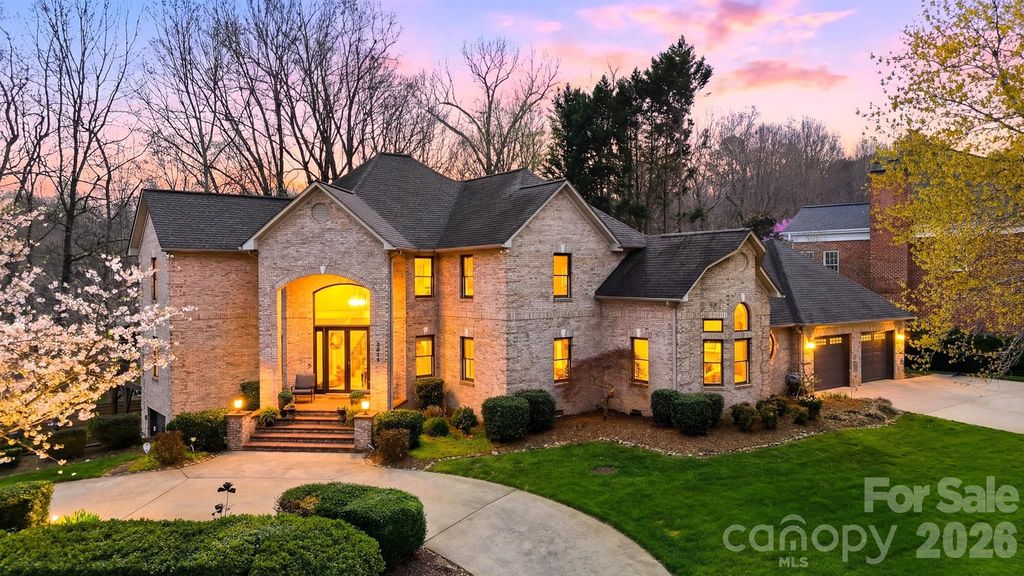 4624 9th Street NE, Hickory, NC 28601