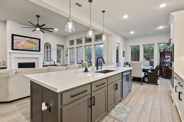 1732 Cannon Street, Van Alstyne, TX 75495