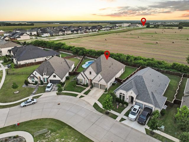 1732 Cannon Street, Van Alstyne, TX 75495