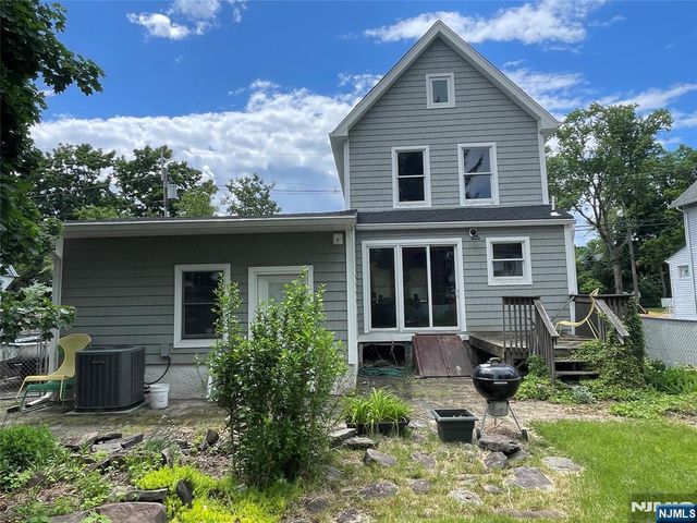 125 Center Street, New Milford, NJ 07646