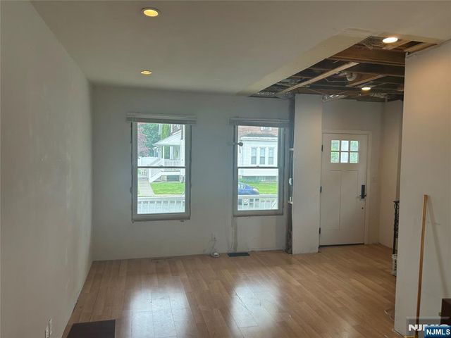 125 Center Street, New Milford, NJ 07646