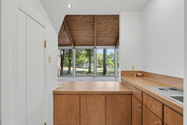 2 Waters Edge Street, Conroe, TX 77356