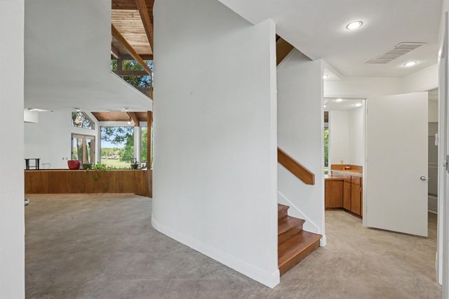 2 Waters Edge Street, Conroe, TX 77356