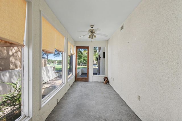 2 Waters Edge Street, Conroe, TX 77356