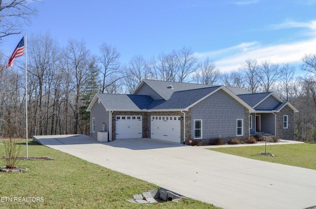 380 Mountain Preserve Pkwy, Crab Orchard, TN 37723