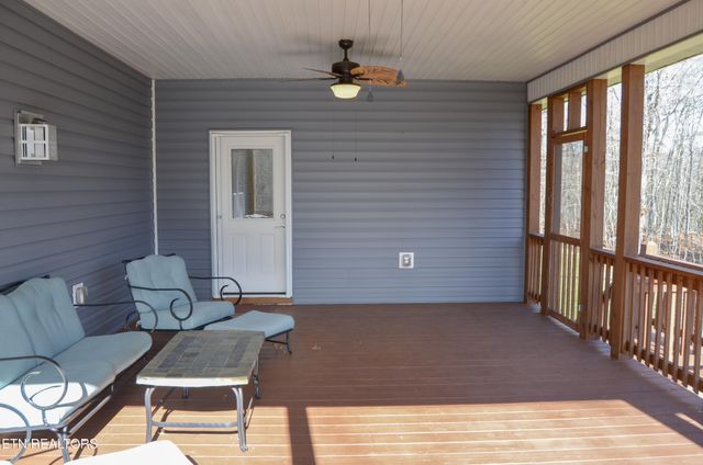 380 Mountain Preserve Pkwy, Crab Orchard, TN 37723