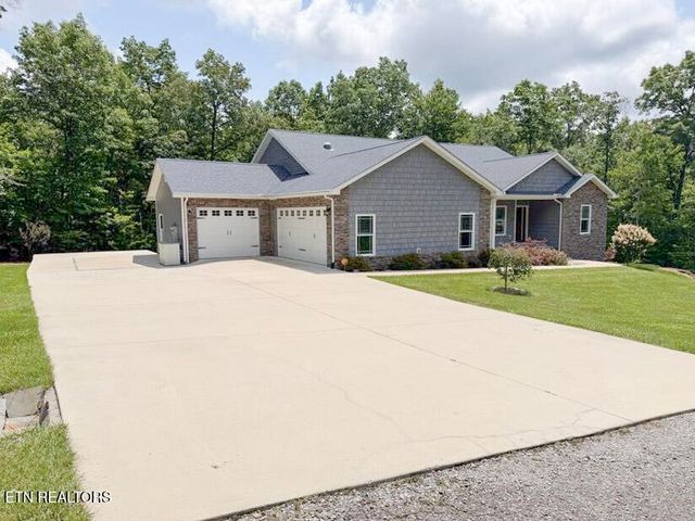 380 Mountain Preserve Pkwy, Crab Orchard, TN 37723