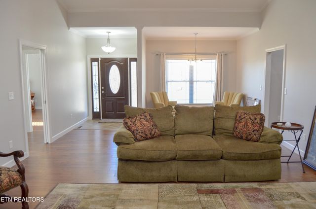 380 Mountain Preserve Pkwy, Crab Orchard, TN 37723