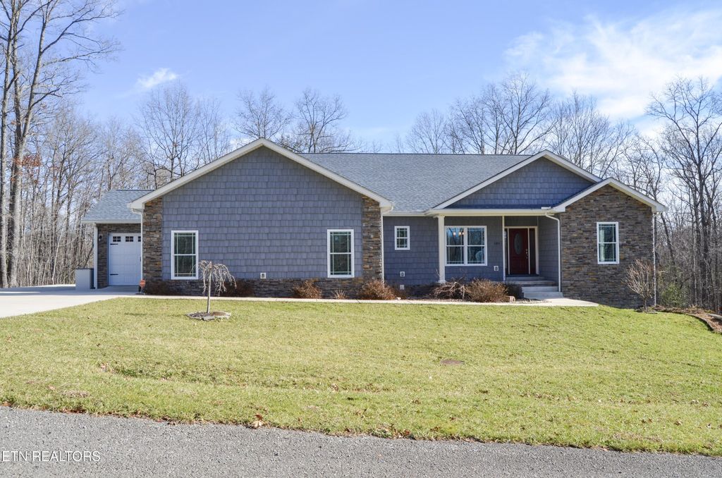 380 Mountain Preserve Pkwy, Crab Orchard, TN 37723