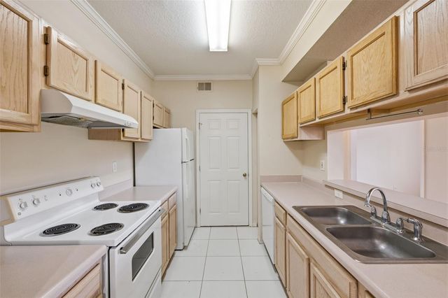 5612 PINNACLE HEIGHTS CIRCLE 312, Tampa, FL 33624