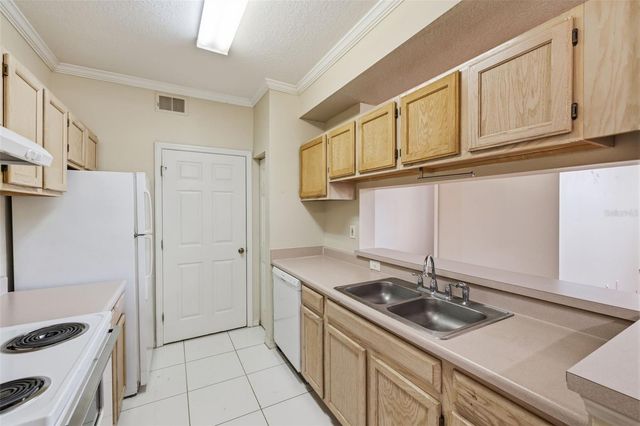 5612 PINNACLE HEIGHTS CIRCLE 312, Tampa, FL 33624
