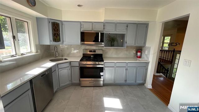 201 Rockland Avenue, River Vale, NJ 07675