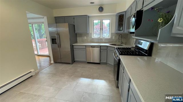 201 Rockland Avenue, River Vale, NJ 07675