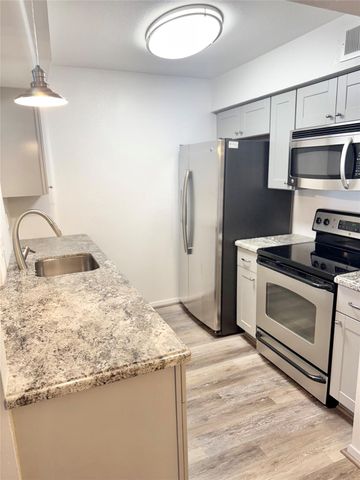 4639 Wild Indigo Street 472, Houston, TX 77027