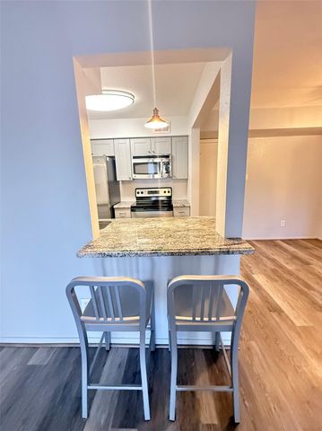 4639 Wild Indigo Street 472, Houston, TX 77027