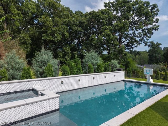 3105 S 28th Street, Fort Smith, AR 72901