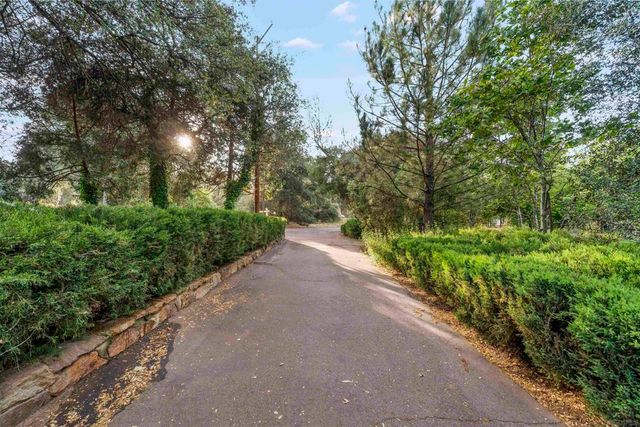 24312 Central Ave, Descanso, CA 91916