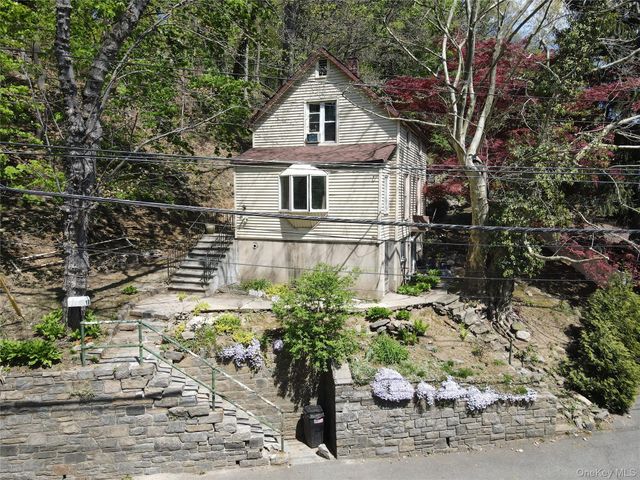 18 Columbus Avenue, Valhalla, NY 10595