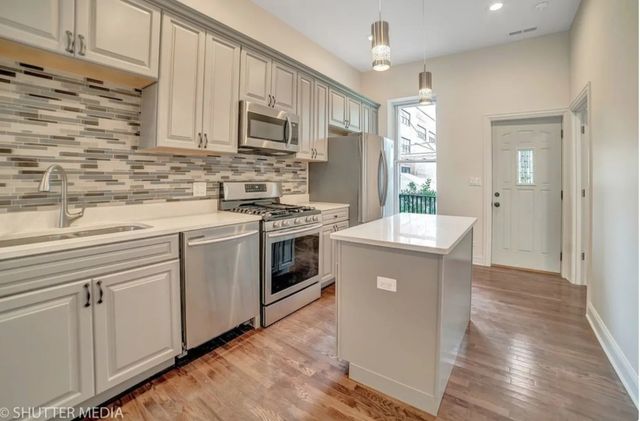 1415 W Cortez Street 1, Chicago, IL 60642
