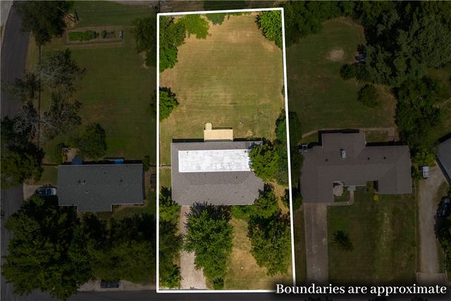 1117 E Ridgeway Drive, Fayetteville, AR 72701
